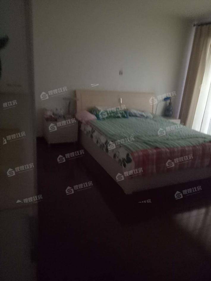 万泰豪景3室2厅2卫190㎡