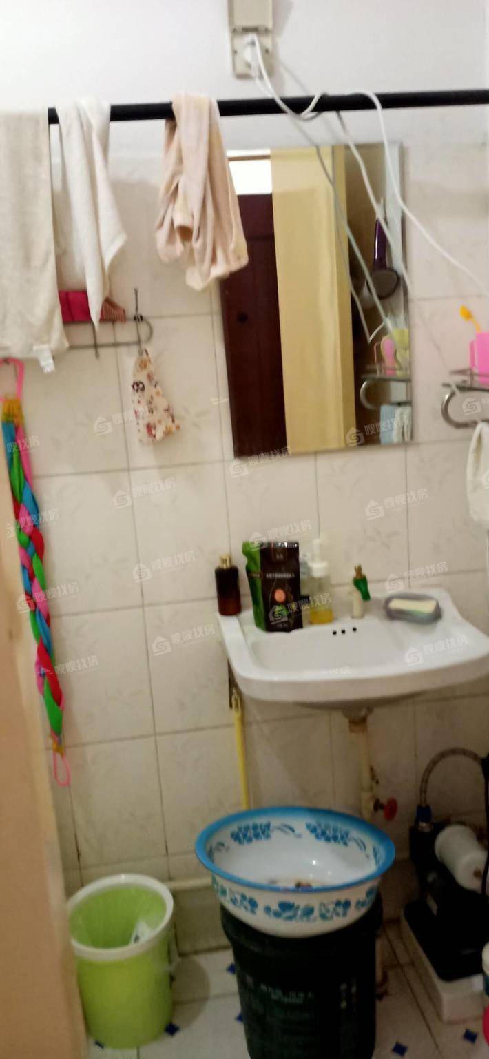 馨泰花园东区2室2厅1卫60㎡