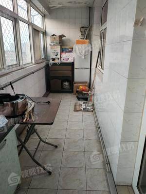钢管厂宿舍3室2厅1卫121㎡