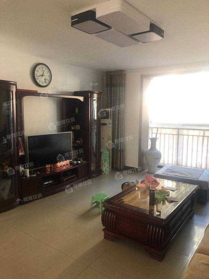 万泰阳光花园3室2厅1卫124㎡