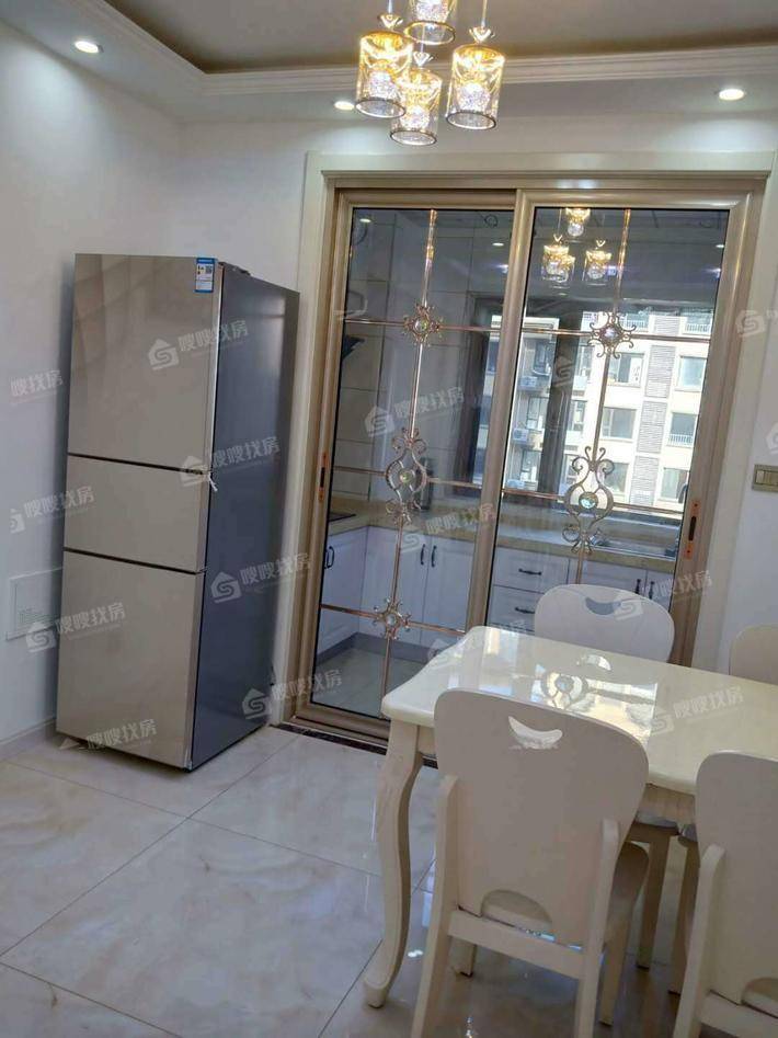 荣盛香堤荣府3室2厅2卫117㎡