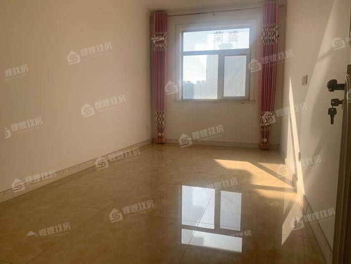 凤凰城（C区）3室2厅2卫135㎡