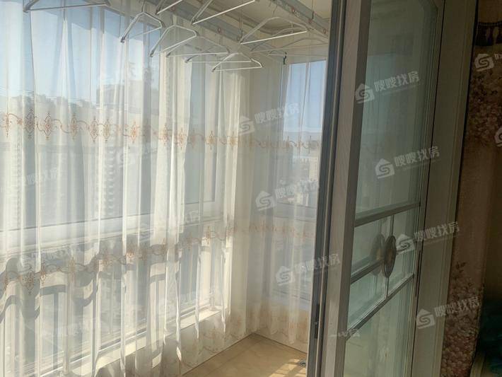 凤凰城（C区）3室2厅2卫135㎡