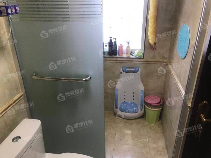 凤凰城（C区）3室2厅2卫135㎡