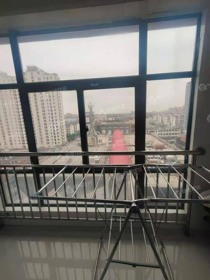 世茂国际1室1厅1卫60㎡