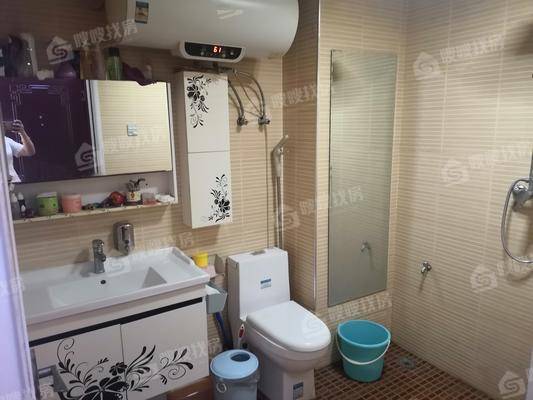 天成郡府东区3室2厅2卫125㎡
