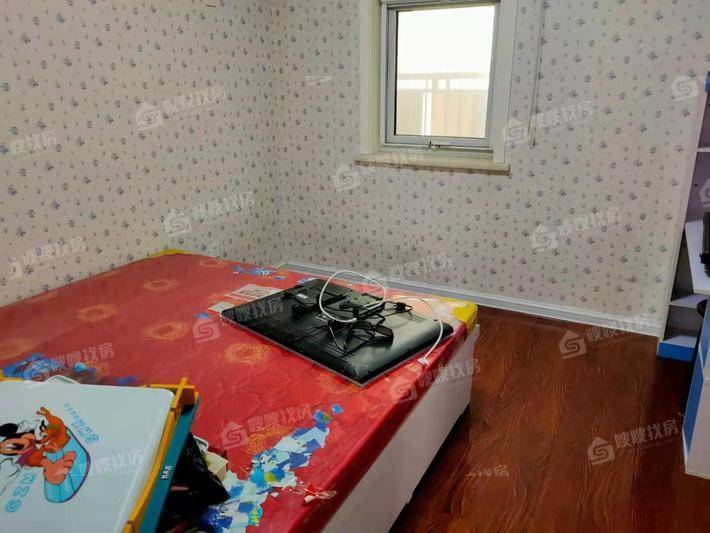 天成郡府东区3室2厅2卫130㎡