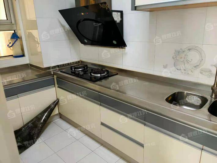 天成郡府东区3室2厅2卫130㎡