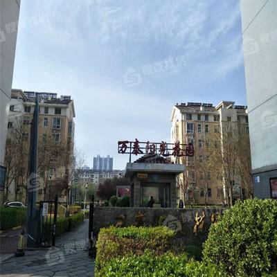 万泰阳光花园3室2厅2卫135㎡