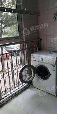 万泰阳光花园3室2厅2卫135㎡