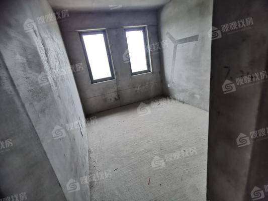 御湖公馆5室2厅2卫227㎡