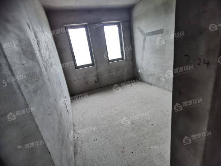 御湖公馆5室2厅2卫227㎡