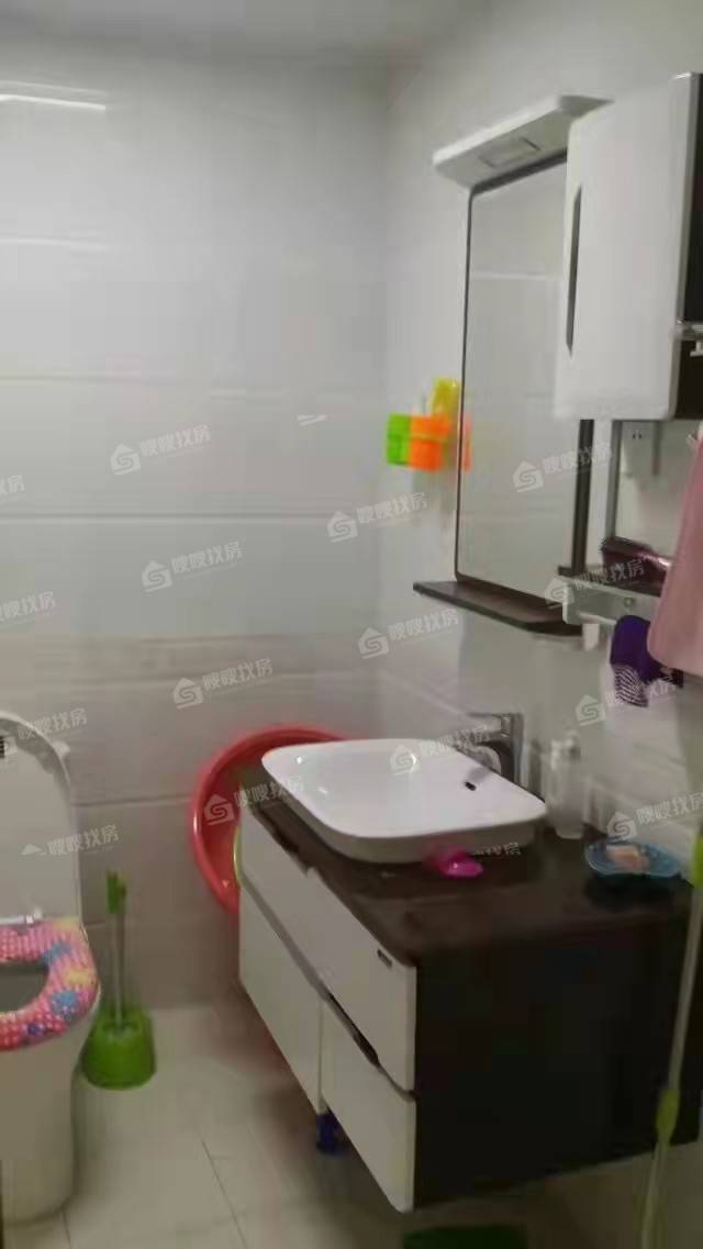 凤凰城（A区）3室2厅2卫137㎡