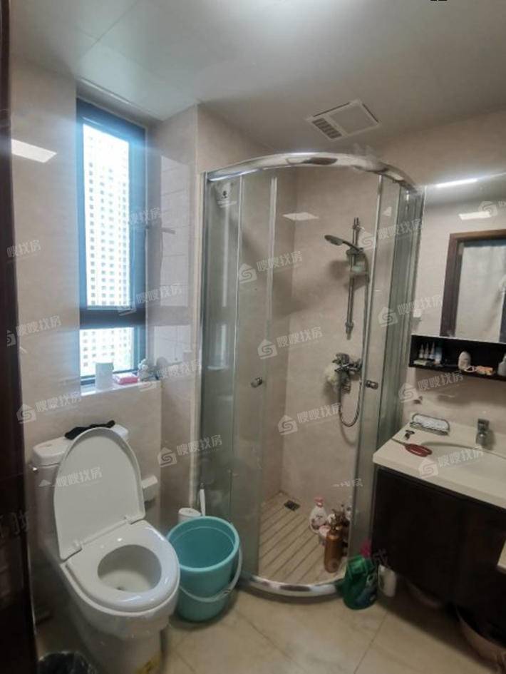 保利花园3室2厅1卫138㎡