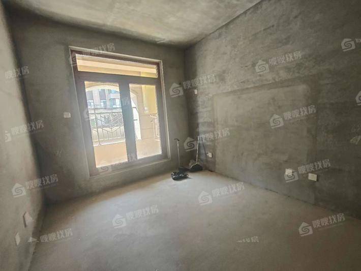 宏宇臻园（西区）4室3厅3卫205㎡