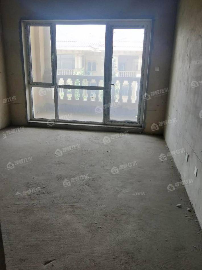 御湖公馆6室3厅3卫268㎡