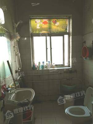 水利局宿舍3室2厅1卫105㎡