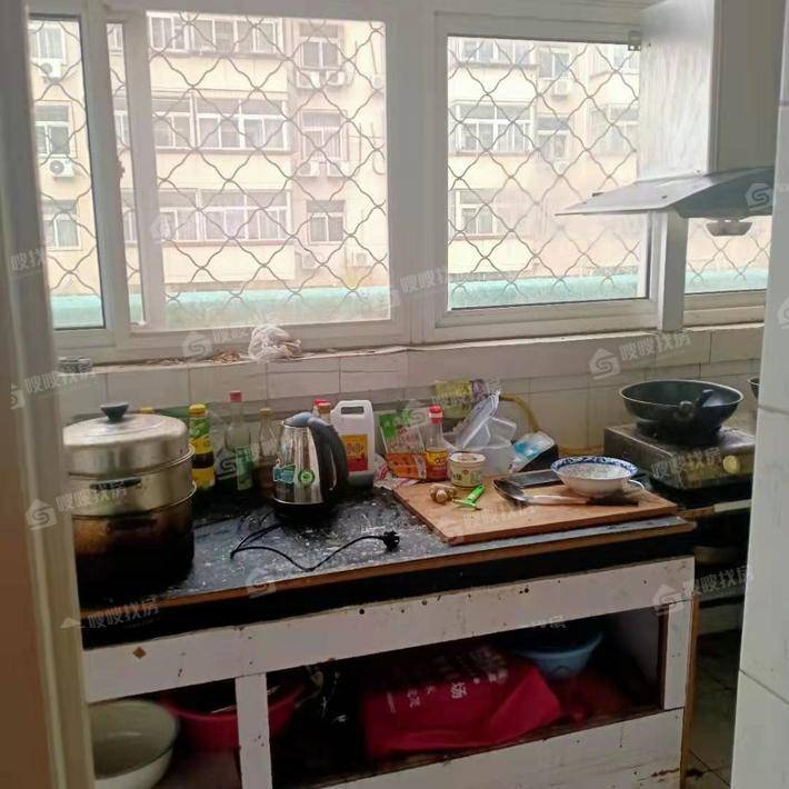 钢管厂宿舍3室2厅1卫121㎡