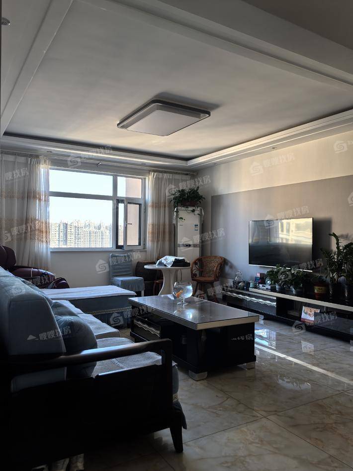凤凰城（C区）3室2厅2卫135㎡