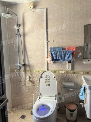 凤凰城（C区）3室2厅2卫135㎡