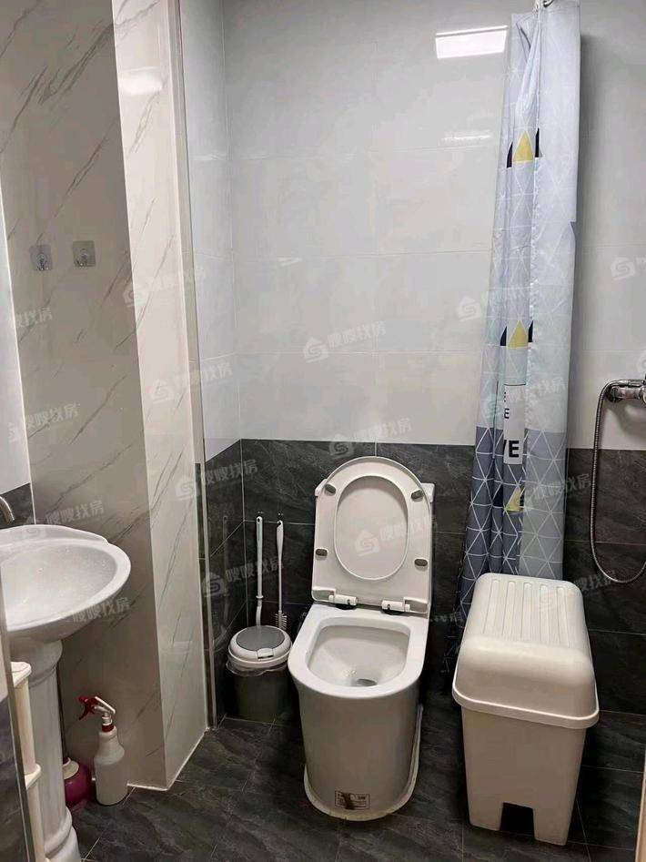宏宇亚龙湾2室2厅2卫105㎡