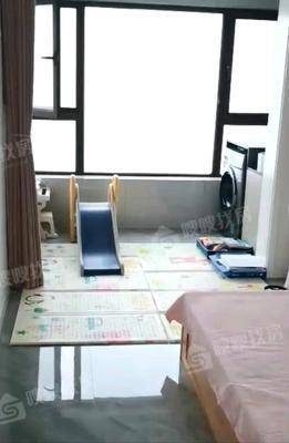 荣盛锦绣学府3室1厅1卫111㎡