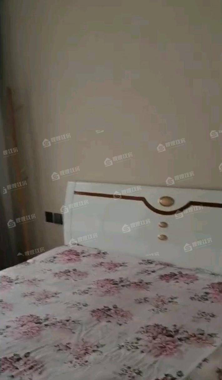 荣盛锦绣学府3室1厅1卫111㎡