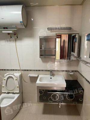 天成郡府东区3室2厅2卫135㎡