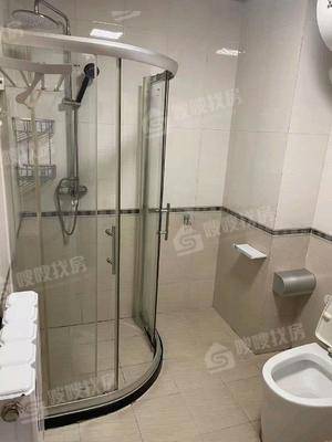 天成郡府东区3室2厅2卫135㎡