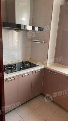 天成郡府东区3室2厅2卫135㎡