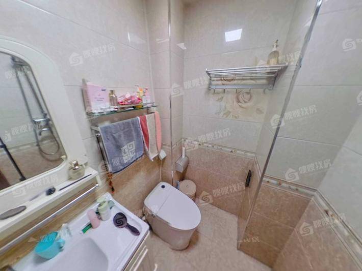 凤凰城（C区）3室2厅2卫130㎡