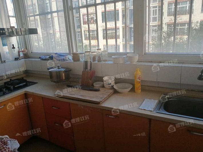 恒顺花园3室2厅2卫122㎡