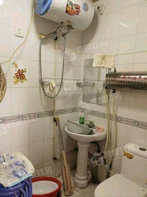万泰家园3室2厅2卫135㎡