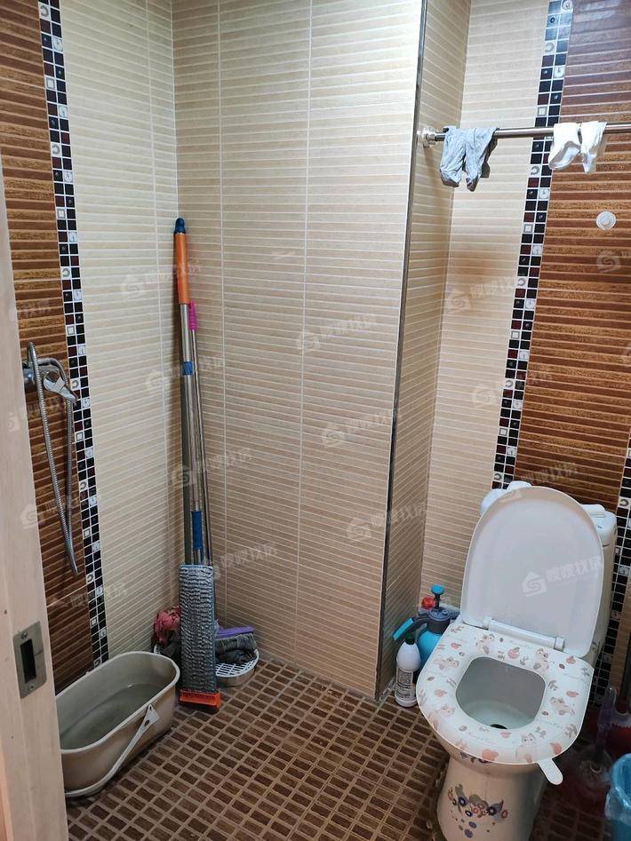 天成郡府西区3室2厅2卫139㎡