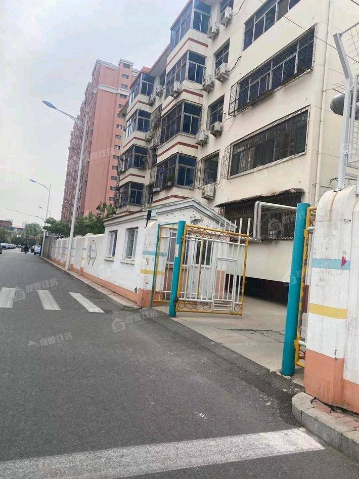 二幼家属院3室1厅1卫96㎡