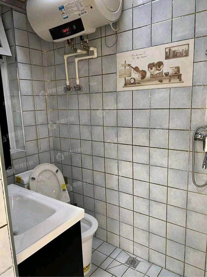 凤凰城（B区）2室2厅1卫70㎡