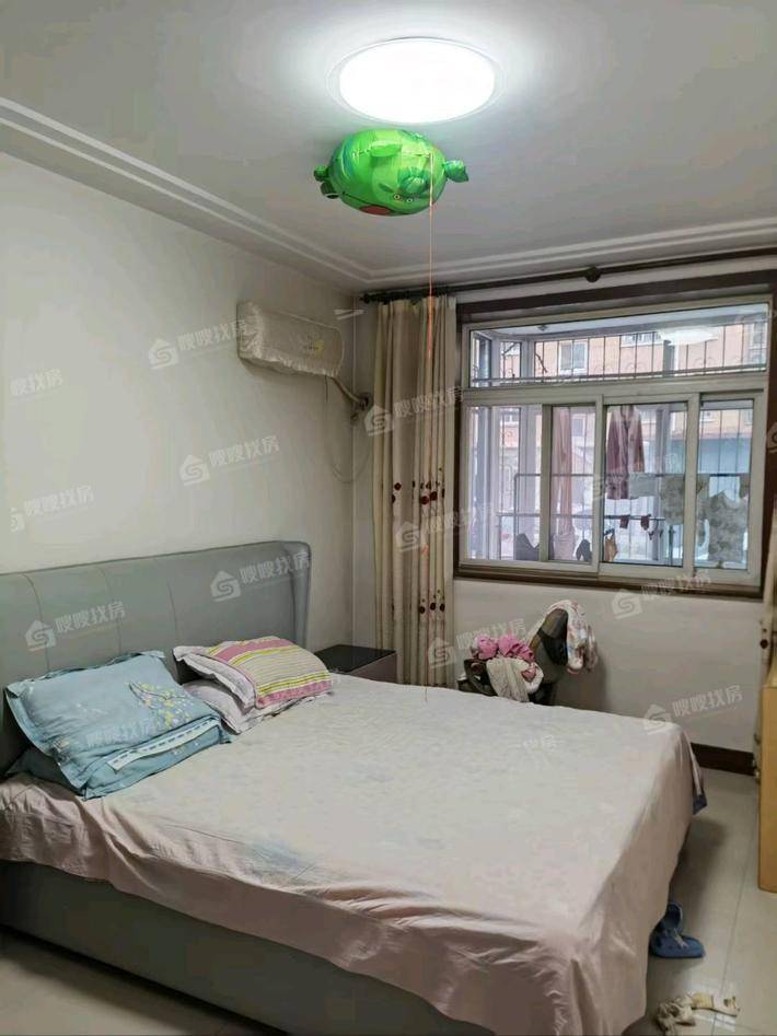 万泰家园3室2厅2卫135㎡
