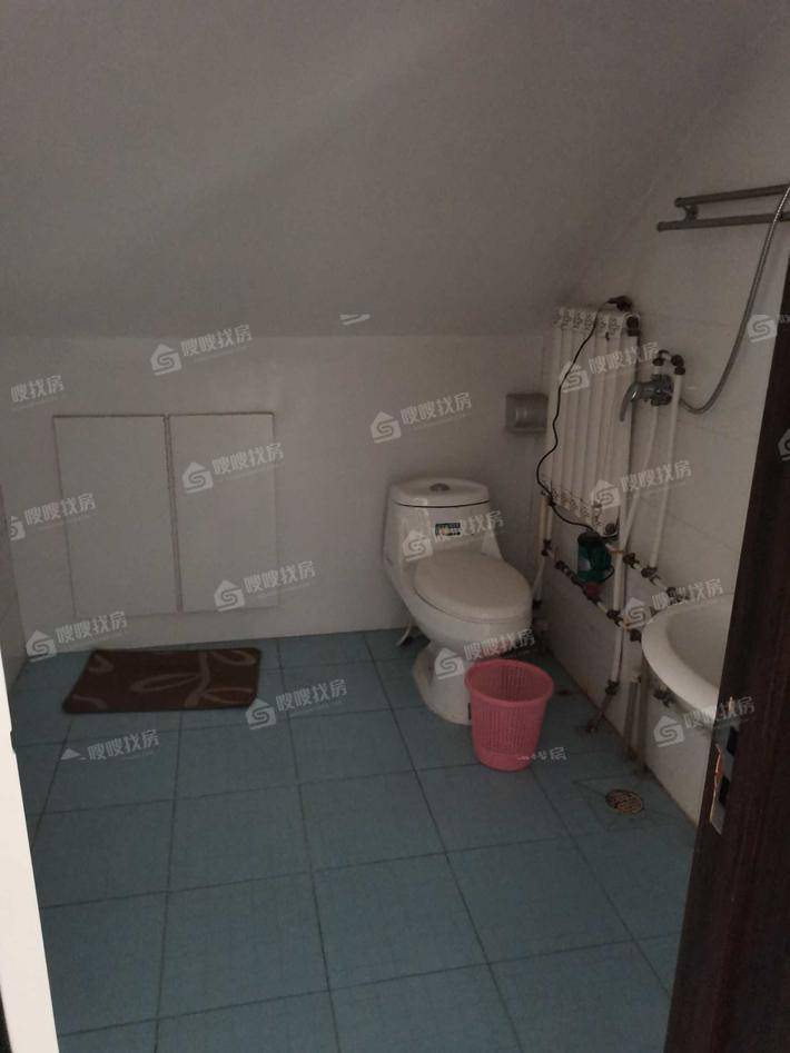 万泰家园5室2厅3卫138㎡