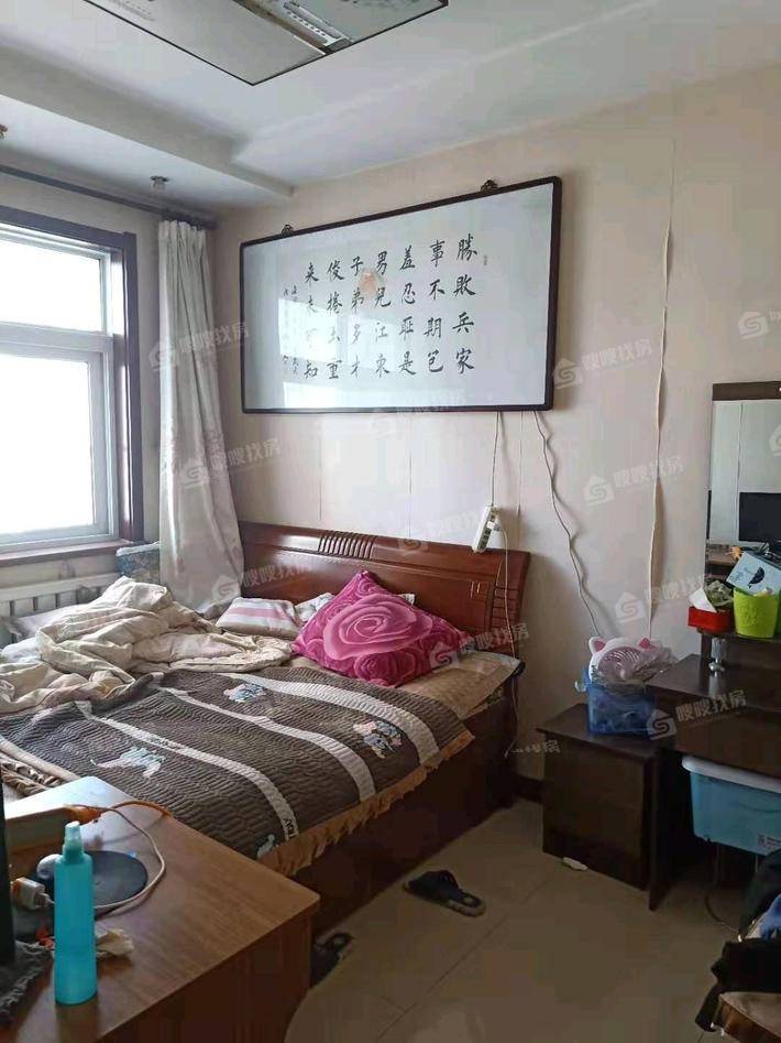 东方骏景1室1厅1卫54㎡