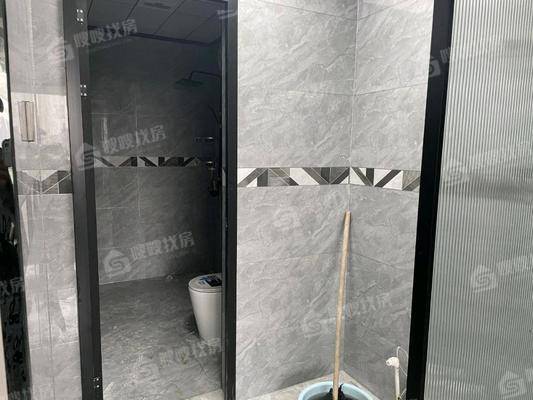 华兴太阳城东领伯爵4室2厅2卫167㎡