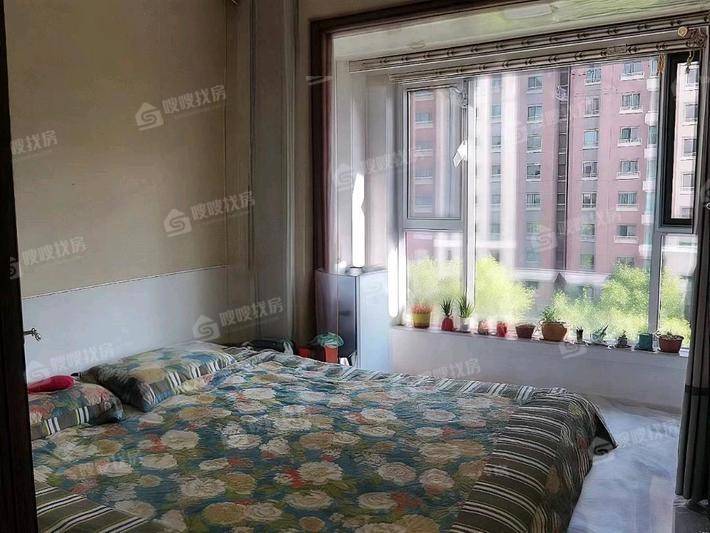 天成名著三期3室2厅2卫125㎡