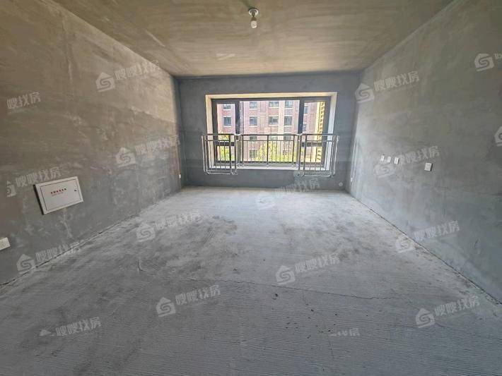 天成和悦名著东区4室2厅2卫145㎡