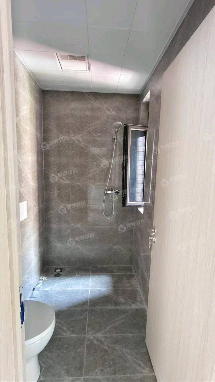天成和悦名著东区3室2厅2卫115㎡