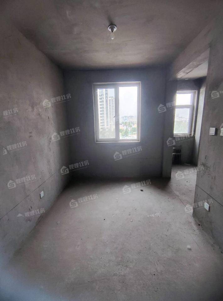 万泰丽景东区3室2厅2卫136㎡