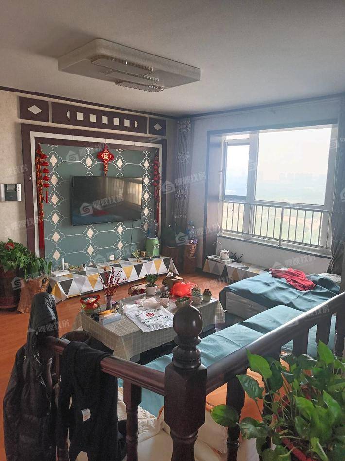 天成首府3室2厅2卫136㎡