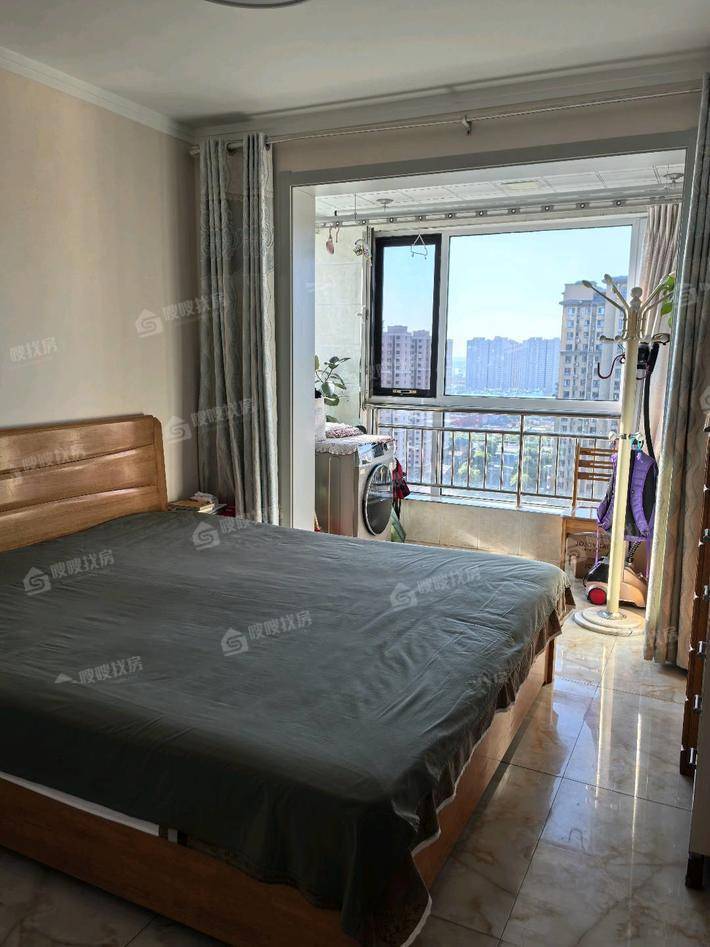 凤凰城（C区）3室2厅2卫136㎡