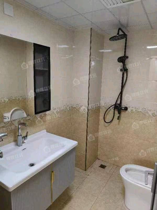 天成郡府西区3室2厅2卫115㎡