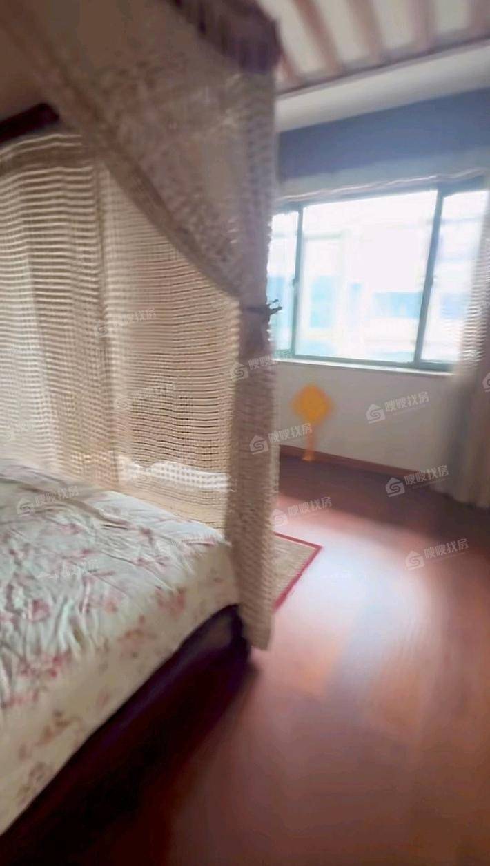 颐和庄园一期4室2厅3卫260㎡