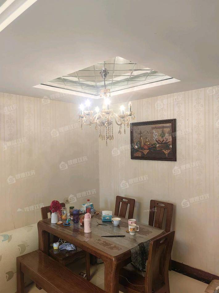 荣盛兰亭苑3室2厅2卫118㎡