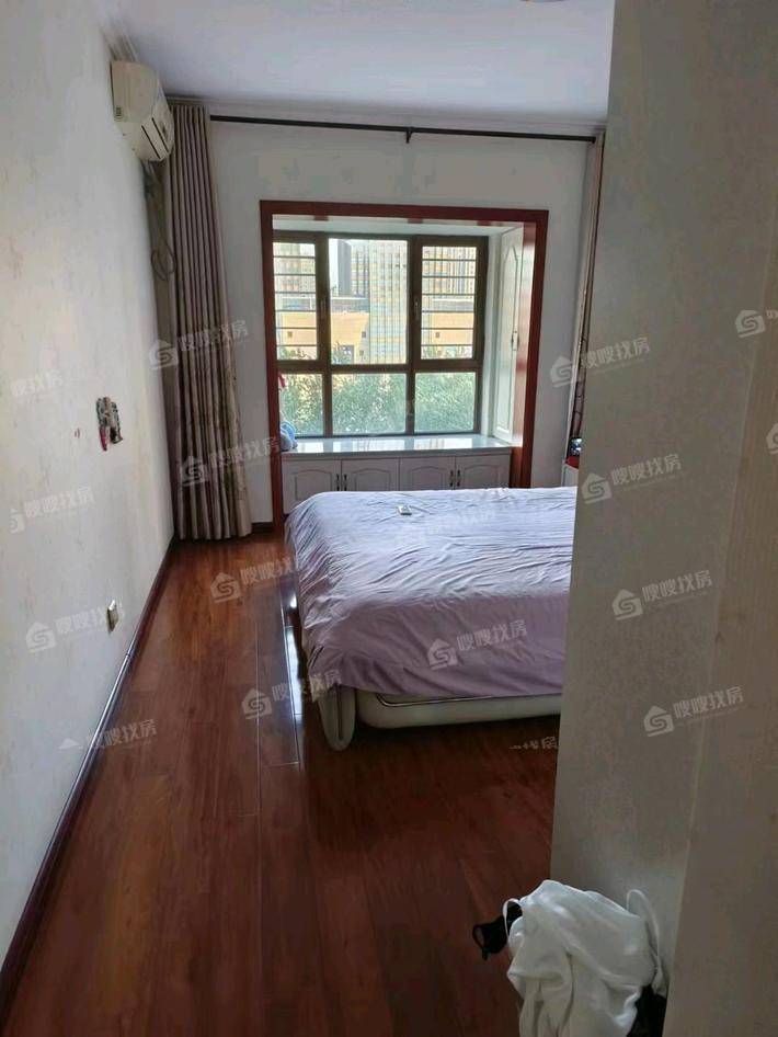 荣盛兰亭苑3室2厅2卫143㎡